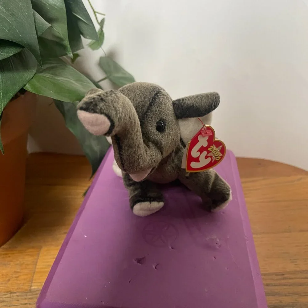 Ty Trumpet Beenie Baby 2000 Edition Small Gray Elephant With Tag